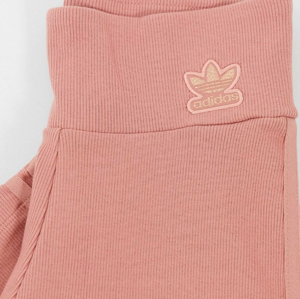 Adidas shorts in ash pink - Picture 6 of 11